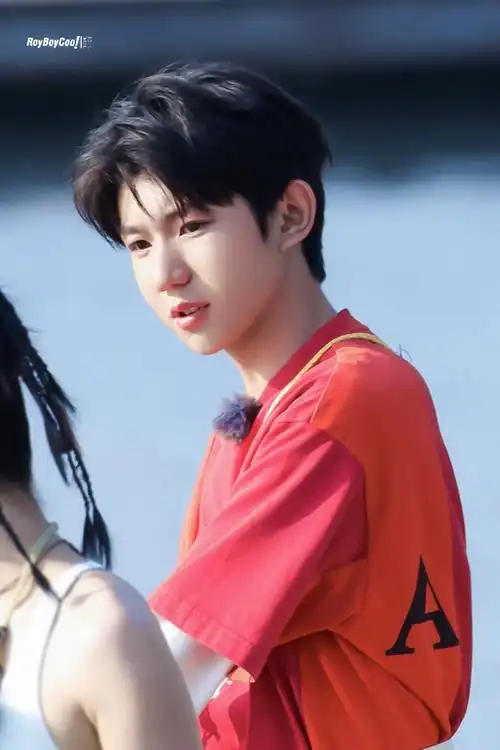 王源城市捉迷藏##王源cos摄影师