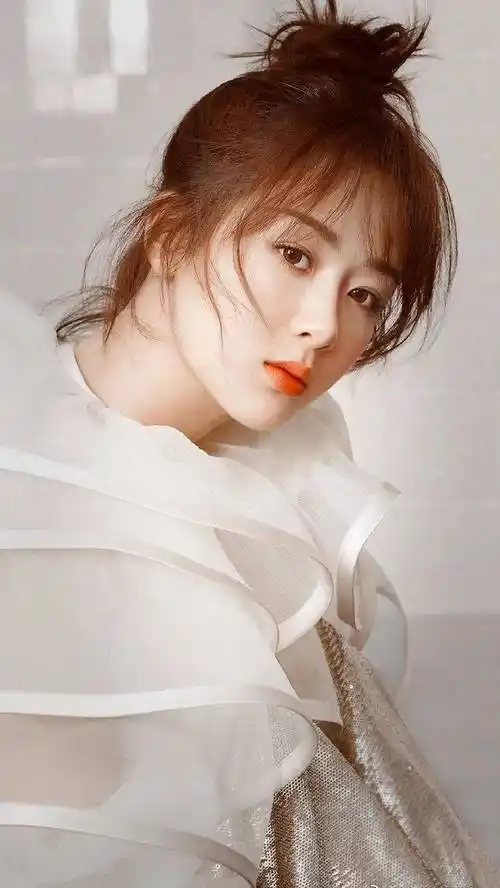 杨紫壁纸:你的眼里是最美的风景,你的微笑是最暖的光芒_都会_来自