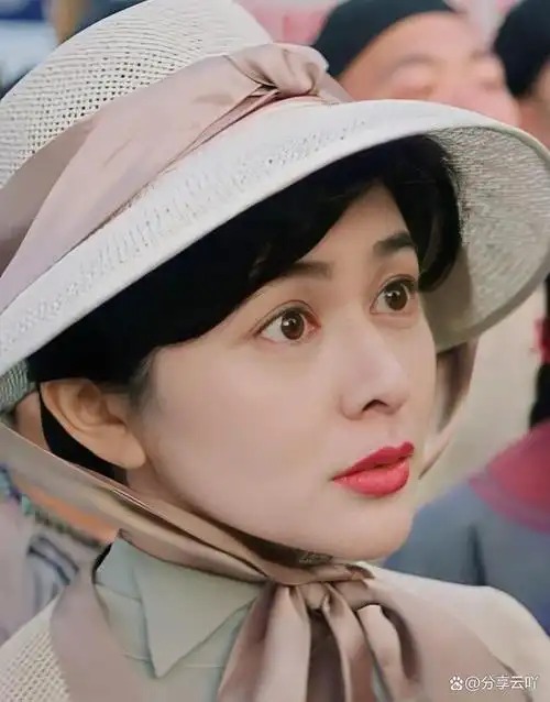 这四位女性明星是梅艳芳,袁咏仪,张曼玉和关之琳,她们的出现让人们的