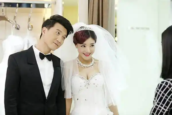 邓家佳工作室宣布离婚,有的网友甚至不知道邓家佳结过婚!