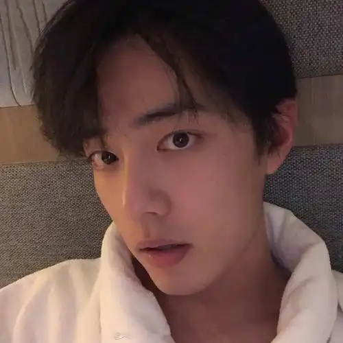 微信头像肖战自拍二