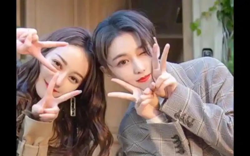 迪丽热巴与女明星同框合集