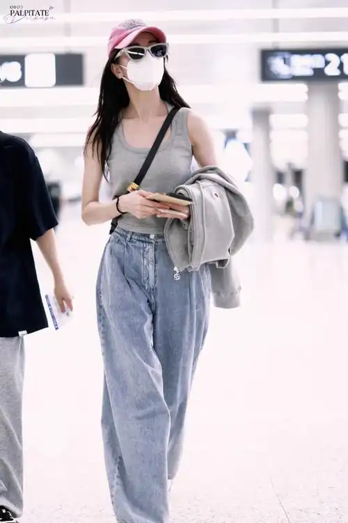 迪丽热巴公诉##迪丽热巴的机场穿搭##今日星拍放送