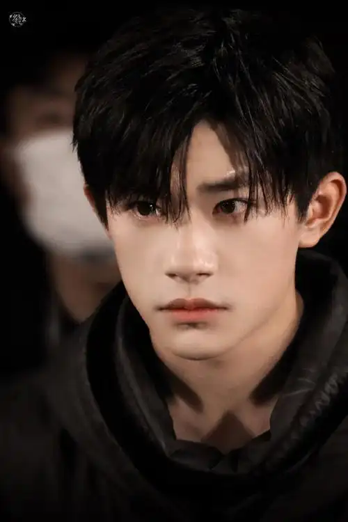 头发丝都是帅的@tfboys-易烊千玺#四字 易烊千玺 yyqx 四字弟弟