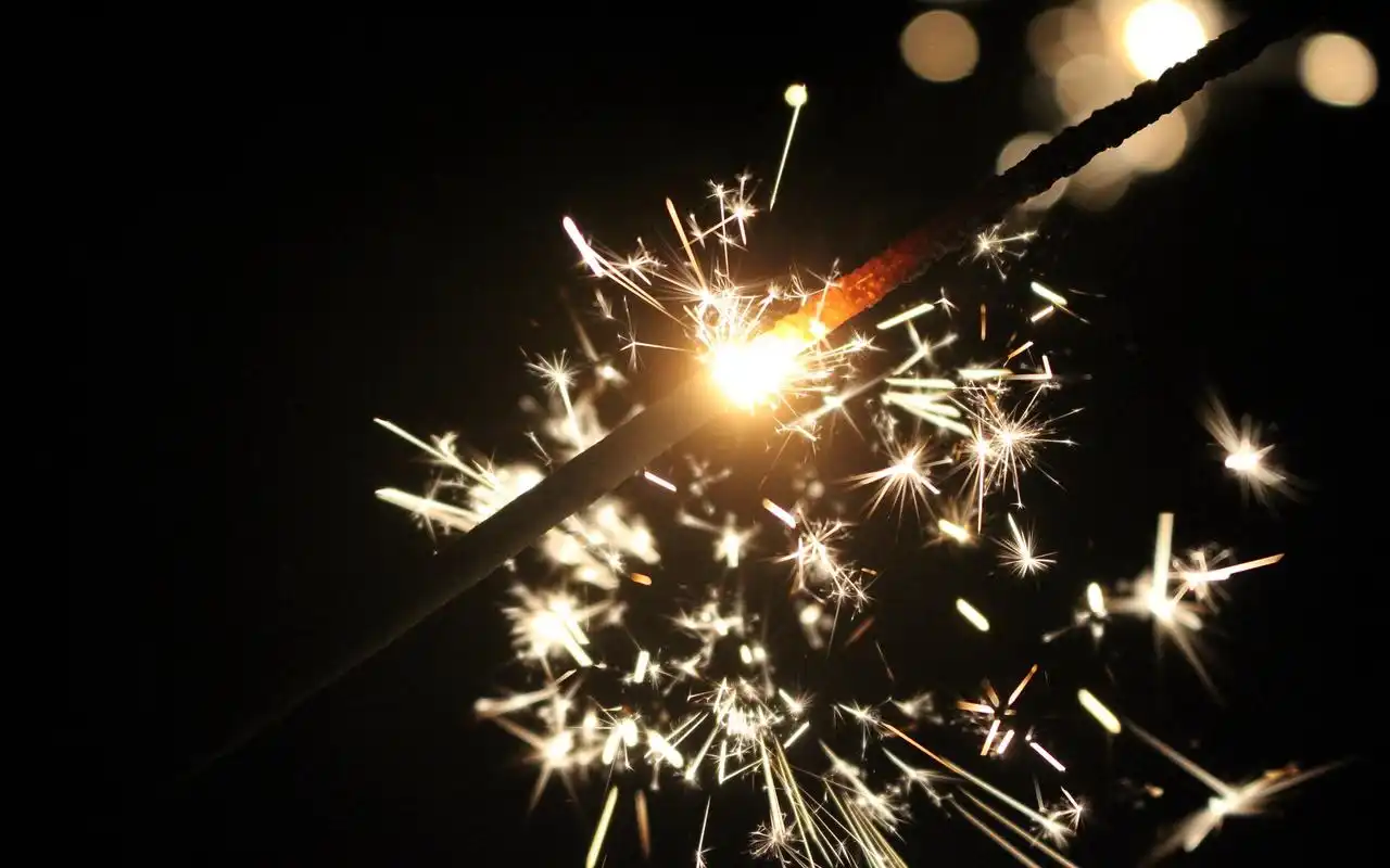 唯美绚烂的烟花图片高清壁纸