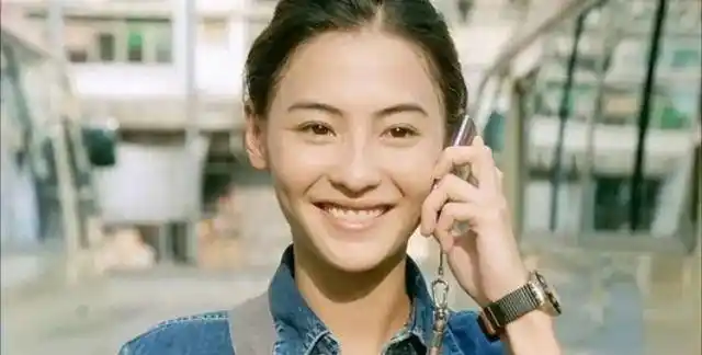 张柏芝18岁照片被网友扒出,曾经的清纯少女,美得不可方物 .