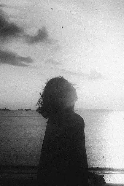 十七,人生是一场一个人的旅程,无人可替代.总有人离开,总有人到来.