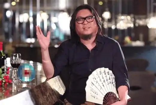 高晓松晒新照,暴瘦十几斤,模样大变认不出,网友评像华晨宇和向太_不