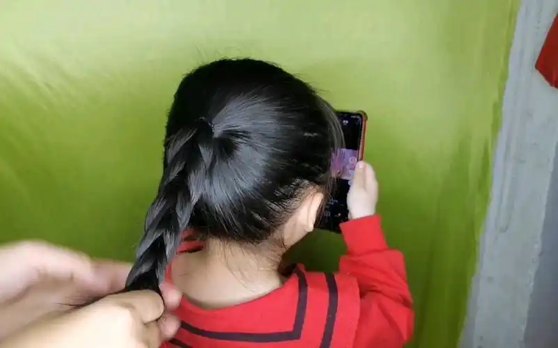 女宝宝洋气高马尾辫,简单又好看