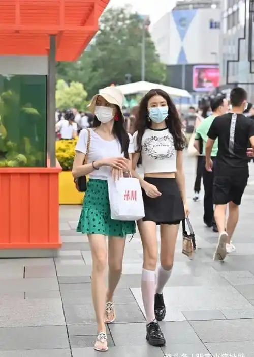 原创成都女孩走在潮流前线她们有多会穿搭网友比成了渣