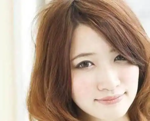 菱形脸的美女,这些发型可以去尝试一下,好看又时尚!