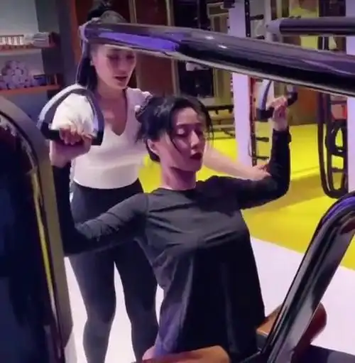 范冰冰晒健身视频,真实身材大曝光,媲美健身教练