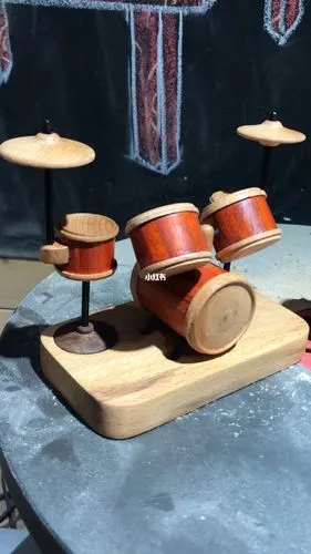 手工制作木质架子鼓