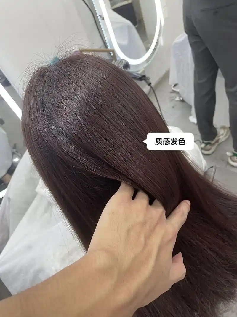 观音桥一顿火锅钱就能染的板栗色,质感发色 染发 你今天来款板栗色吧