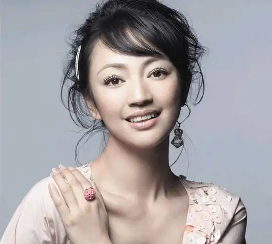 47岁罗海琼发福变老,是陈坤旧爱,现为手握半个娱乐圈的豪门富太