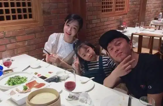 原来谢苗的老婆是她,因仙剑三走红,如今女儿5岁长得漂亮!__凤凰网