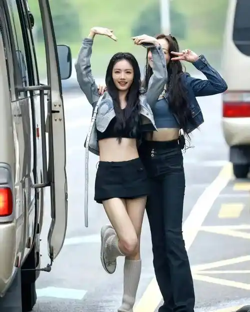 韩雪身材比例真好啊,身材四六分,和蔡文静同框太突出了_身高_明星