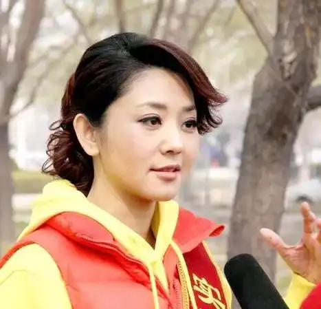 方琼的现任丈夫是谁,方琼一共结了几次婚