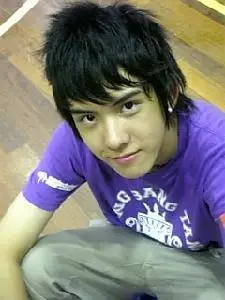 > 查看版本 呱呱(蔡贵霖)是来自中国台湾的演员,还是棒棒糖的早期成员