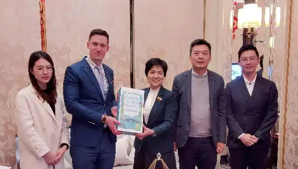 曹赛先主任会见乌拉圭驻广州代总领事法昆多费尔南德斯director