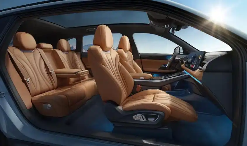 内饰拉满理想l7和小鹏g9谁是家庭用车最优选