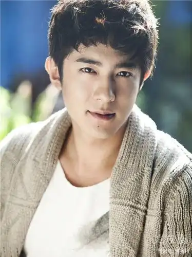 算是一个典型的面熟,但是叫不上名字的男演员了,在想刊刊看来,陈若仪