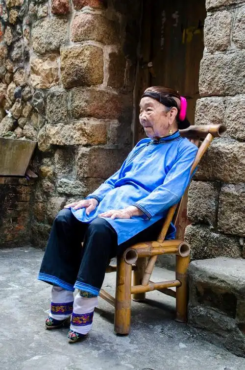 百岁老奶奶(三寸金莲)