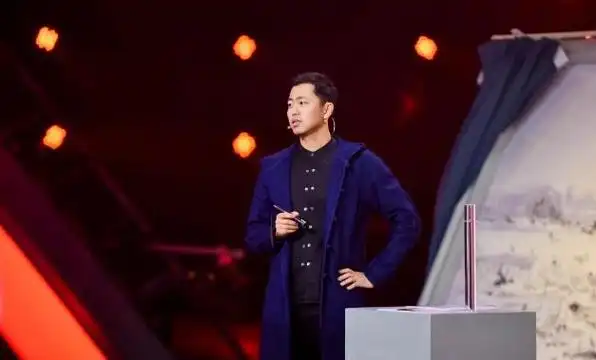 上海这一夜王阳歪嘴武大靖翘臀都输给了看秀的胡兵