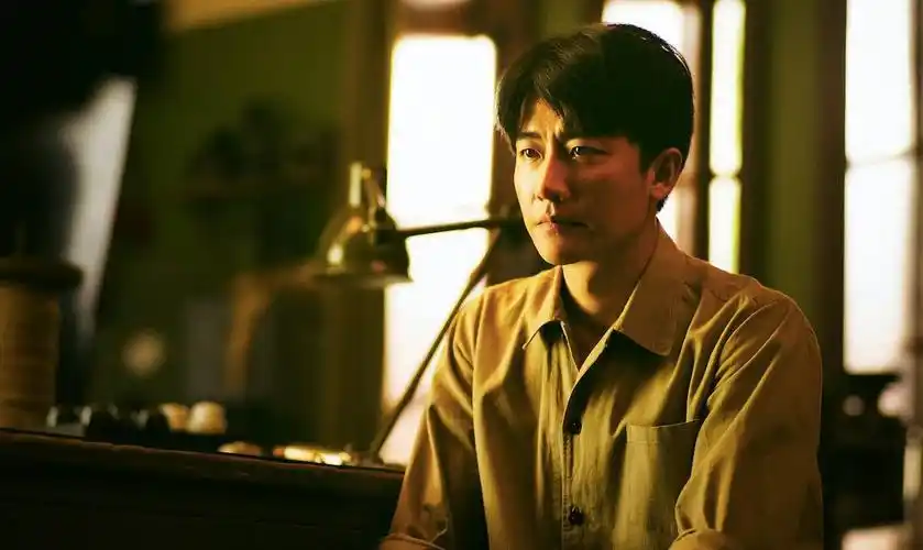 嘉人主义 | 《芳华》上映前,m.c. 和黄轩聊了聊他的"第一次"