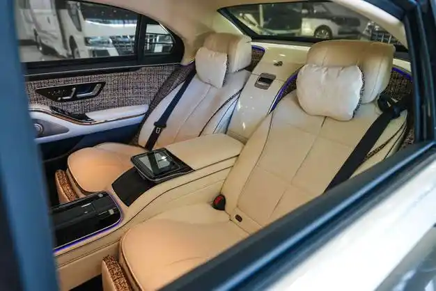 23款奔驰普尔曼迈巴赫s500加长版出售优惠价320万