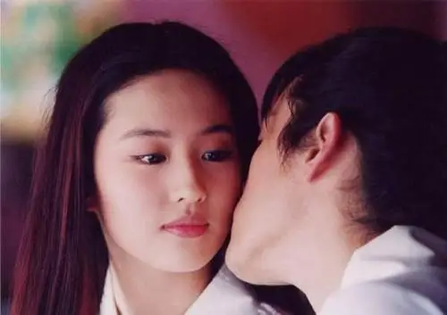 胡歌喜欢过刘亦菲吗 胡歌自曝差点爱上刘亦菲