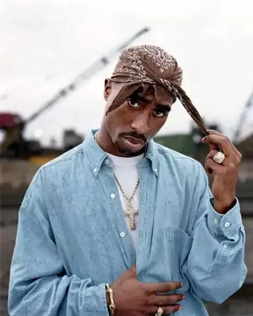 这里没有skr!只说《新说唱》的rapper都怎么穿