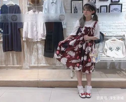 中国最萌萝莉,身高只有一米四,比冯提莫还可爱!