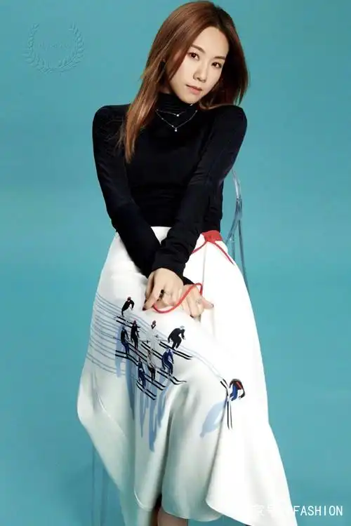 邓丽欣曝光一组时尚杂志风尚摄影大片!