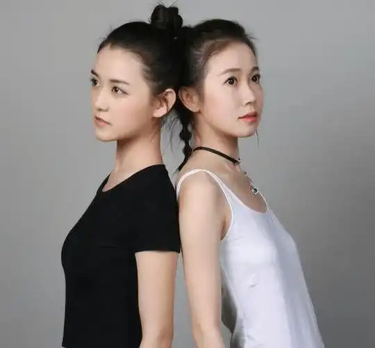 依依家才是偏心式遗传,好基因全给她,姐姐蒋德利娜却长这样|欧阳娜娜