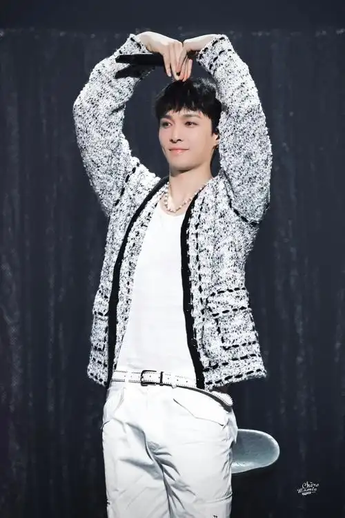 全世界最～可爱的蕾酱 [米奇比心][虎爪比心]@张艺兴