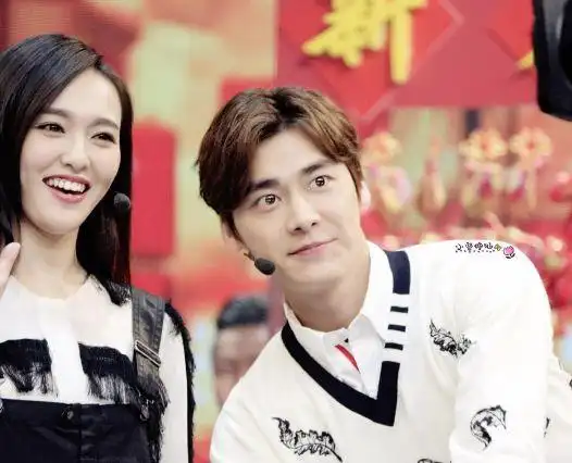 李易峰唐嫣带戏参加快乐大本营霸占荧幕备受瞩目