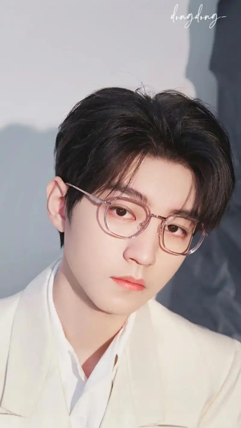 这组图近期最爱!壁纸用起来!#王俊凯 - 抖音