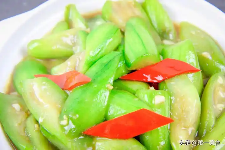 丝瓜炒菜怎么做好吃 地道的家常小炒菜,家里隔三差五就要吃上一回