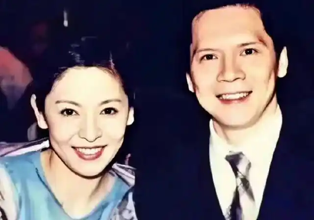 向太年轻时的美照曝光,和郭碧婷像母女俩,漂亮程度不输关之琳!