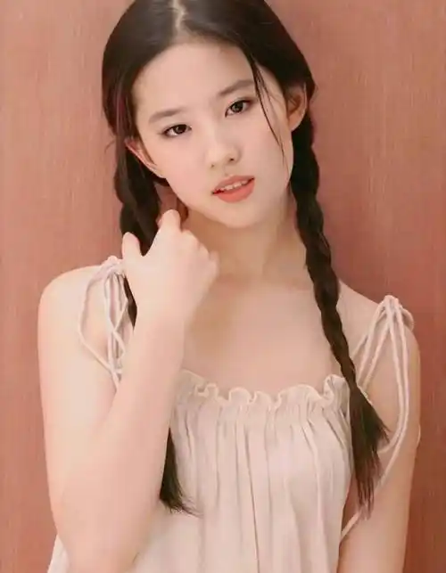 原创别再吹刘亦菲的颜值了她的过往可真不少