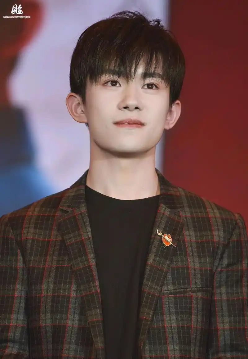 易烊千玺一样的发型,不一样的感觉