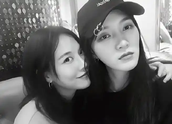 孟佳王霏霏10年前vs现在合照