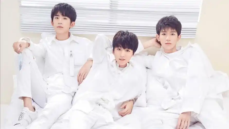 有没有tfboys的电脑壁纸呀?