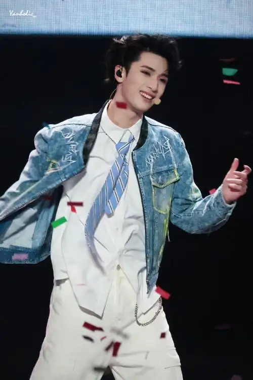 严浩翔超话#严浩翔叁重楼暨出道四周年演唱会#231118 澳门演唱会part