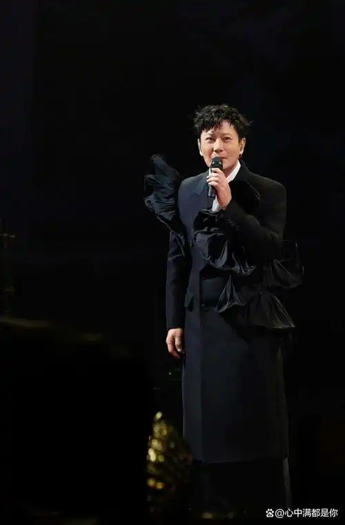 张信哲未来式2.0巡演来到家乡,三万歌迷现场告白尽显故土热情