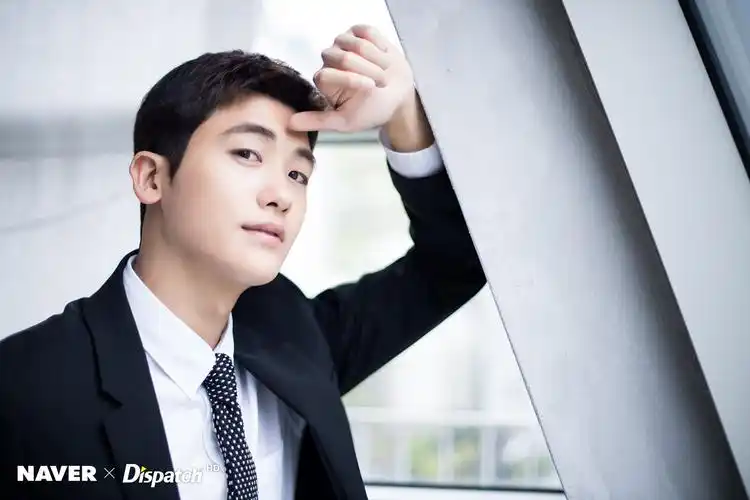 朴炯植《金装律师》高清写真照曝光 西装笔挺演绎"禁欲系"鲜肉【组图