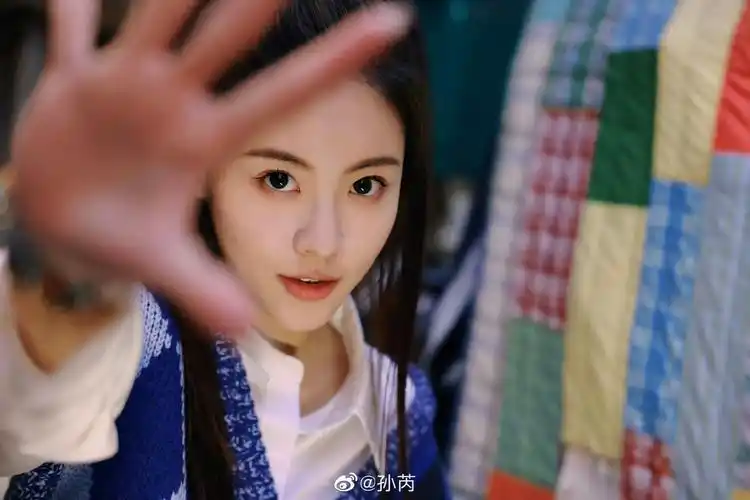 看美照灯播出|孙芮_新浪新闻