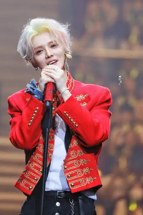 鹿晗的泪钻##鹿晗粉丝垃圾捡走了自己的东西丢了