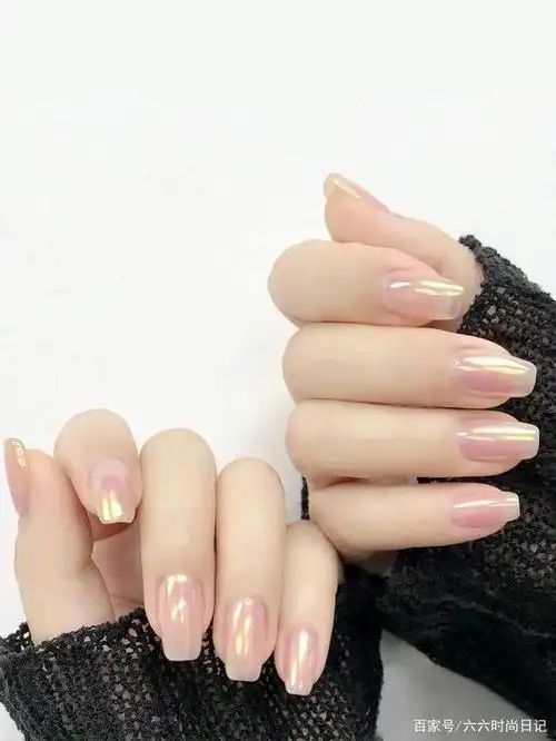 适合手黑mm的5个显手白美甲色系,2021年的第一款美甲就从这里选